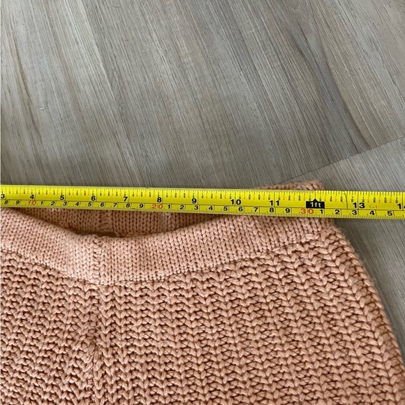 RUVE Cutest ever Peach Orange KNIT Shorts. - Picture 6 of 6